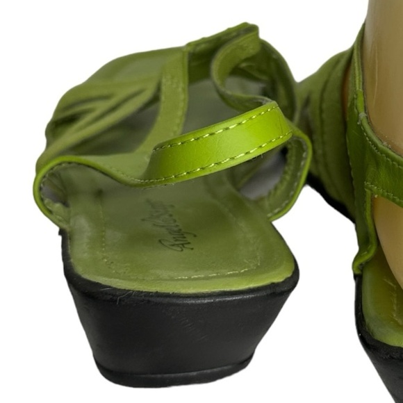 Angel Steps Green Sandals - Picture 2 of 5